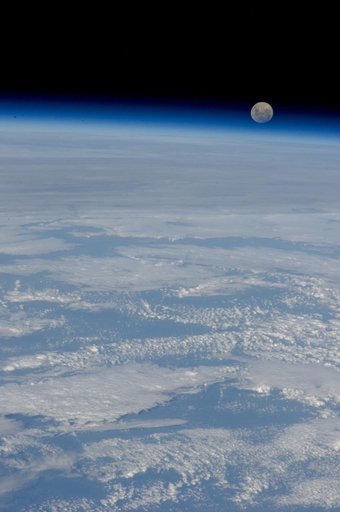 Lunar Observation taken by Expedition34 crewmember