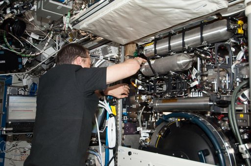 Marshburn services the CIR in the U.S. Laboratory