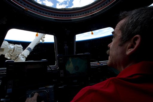 iss034e055885
