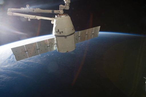 Unberthed Dragon CRS-2 grappled by SSRMS