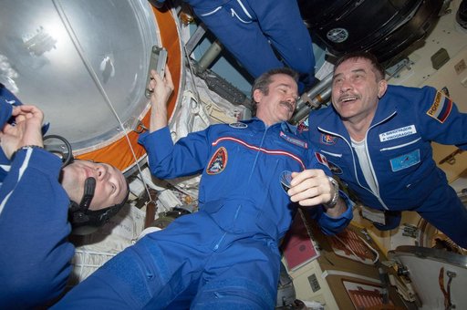 Crewmembers in MRM2 following Soyuz TMA-08M/34S Hatch Opening