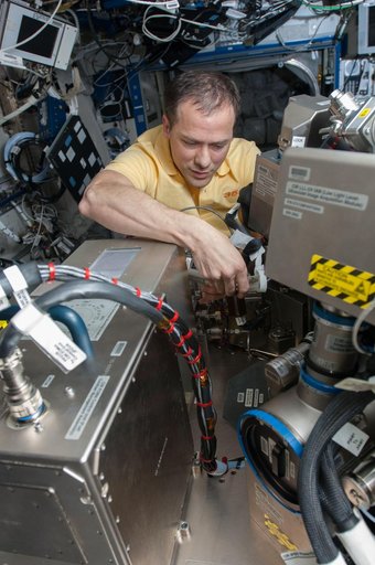 Marshburn during CIR FOMA Calibration Unit R&amp;R