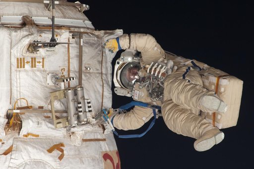 Romanenko during Russian EVA 32