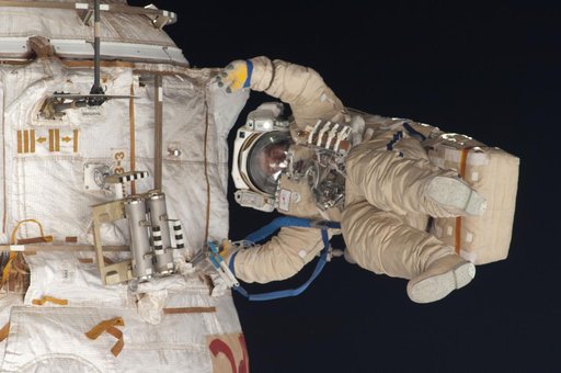 Romanenko during Russian EVA 32