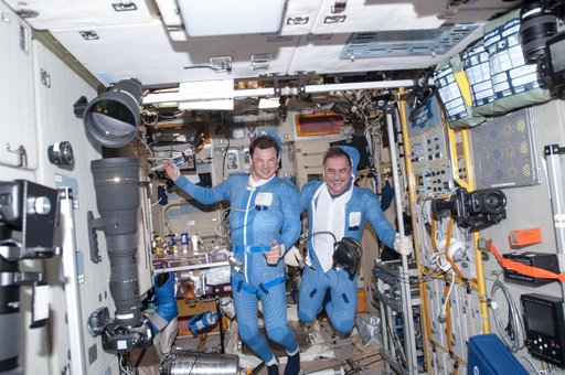 Romanenko and Vinogradov during EVA 32 Preparations