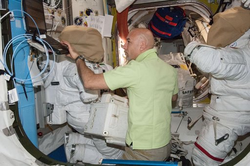 Parmitano at work in airlock