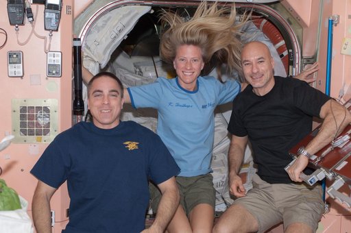 Expedition 36 flight engineers in Node 1
