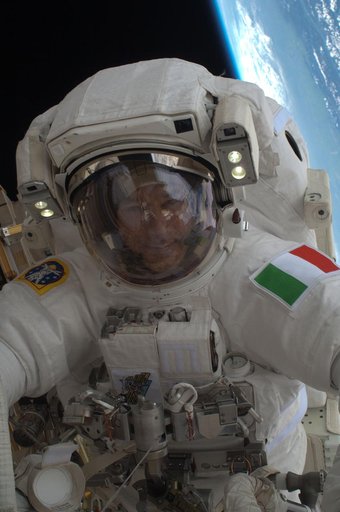 EVA 22 photos camera 1