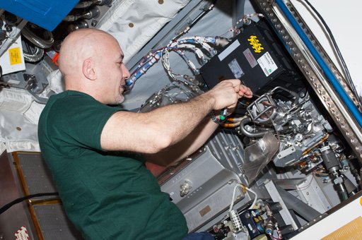 Parmitano in U.S. Laboratory