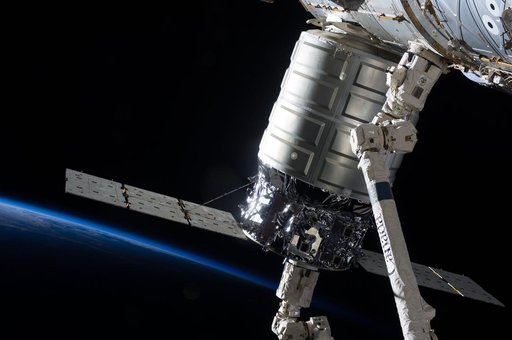 Cygnus and  Canadarm2.