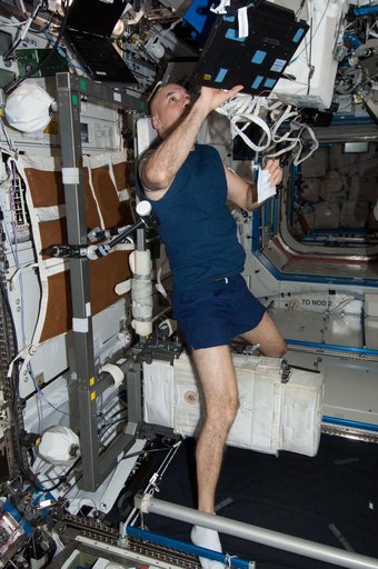 Parmitano in U.S. Laboratory