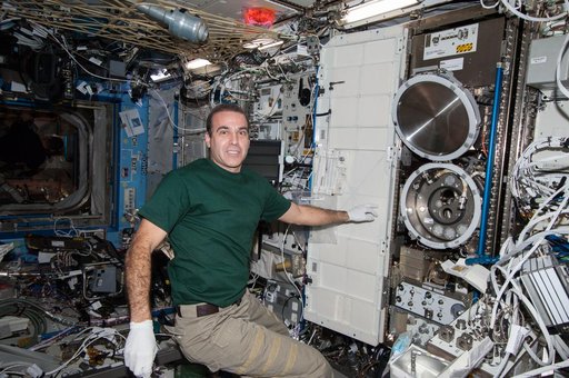 Mastracchio during MSL SQF Sample Cartridge Exchange