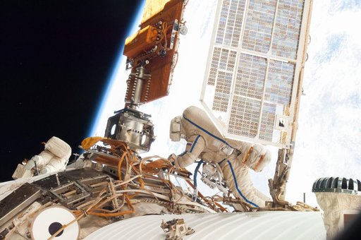 iss038e022882