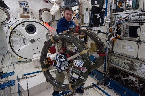 Hopkins works with SPHERES-Rings Experiment