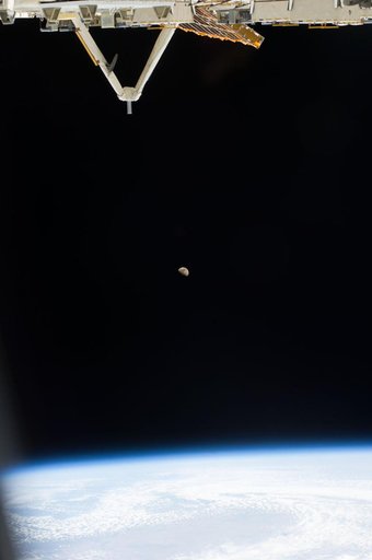 Lunar Observations taken by the Expedition 39 Crew
