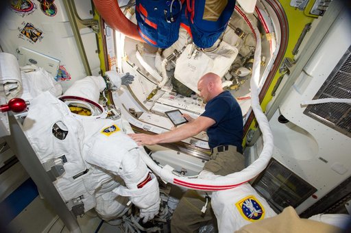 Extravehicular Mobility Unit (EMU) 3003 checkout