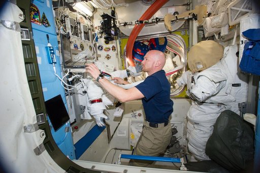 Extravehicular Mobility Unit (EMU) 3003 checkout