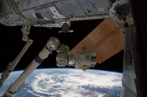 SSRMS test grapple  1