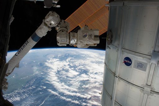 SSRMS test grapple  1