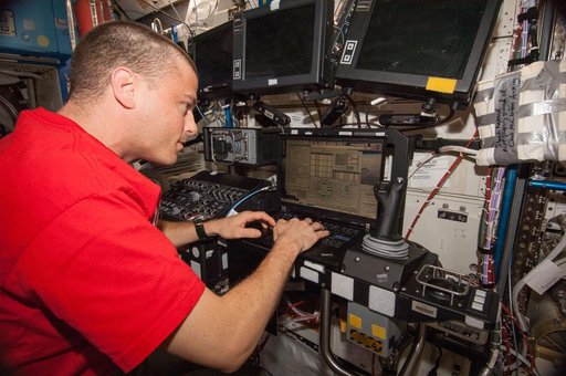 Wiseman in Lab at SSRMS controls