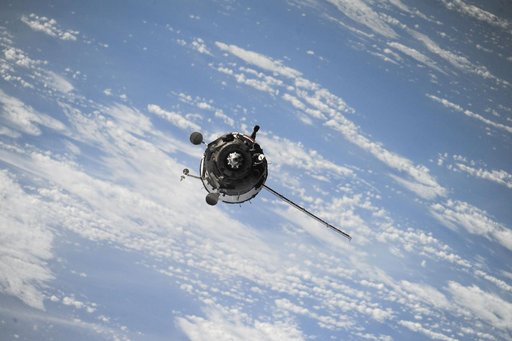 Soyuz TMA-14M (40S) approaching the ISS