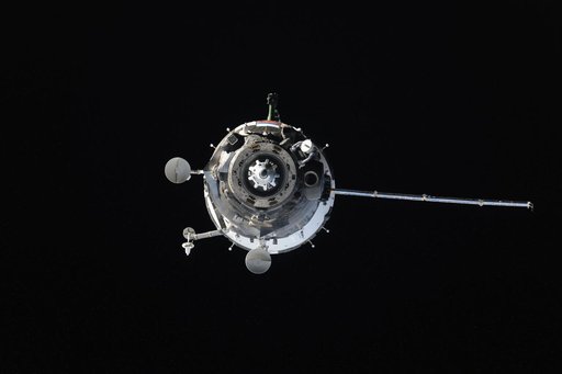 Soyuz TMA-14M (40S) approaching the ISS