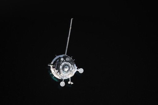 Soyuz TMA-14M (40S) approaching the ISS