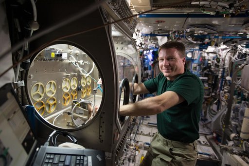 Virts preps MSG for Micro-5 experiment