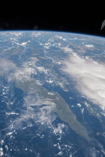 iss042e070995