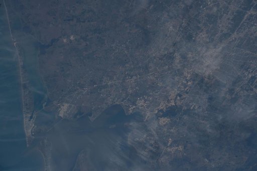 iss042e100643