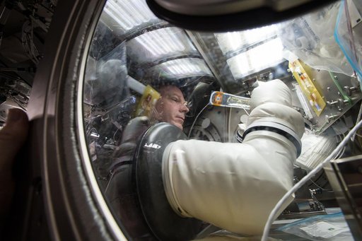 iss042e136060