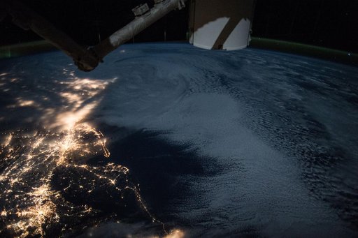 iss042e185480
