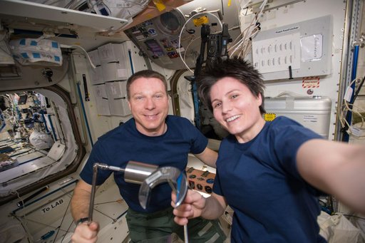 iss042e207652