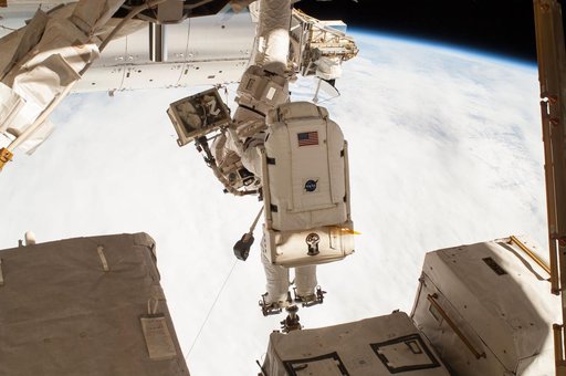 iss042e288182