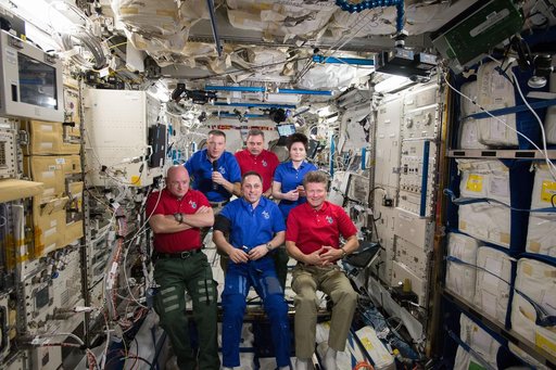 Expedition 43 crew in JEM