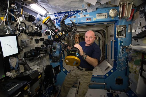 Kelly in U.S. Laboratory