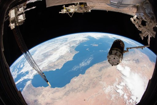 HTV-5 docking operations