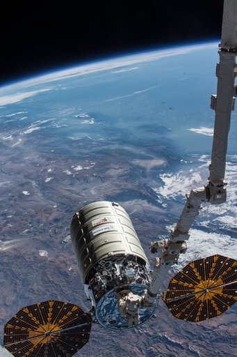 Cygnus unberth