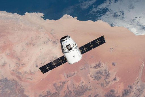 SPX-8 Dragon Spacecraft Approach