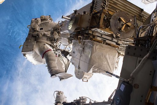 iss051e041841