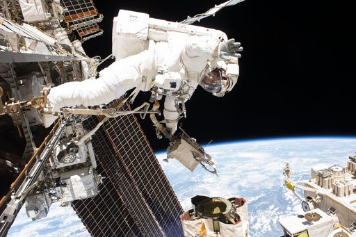 ISS053 EVA 45