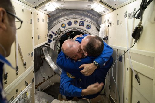 Soyuz MS-07 Hatch Opening