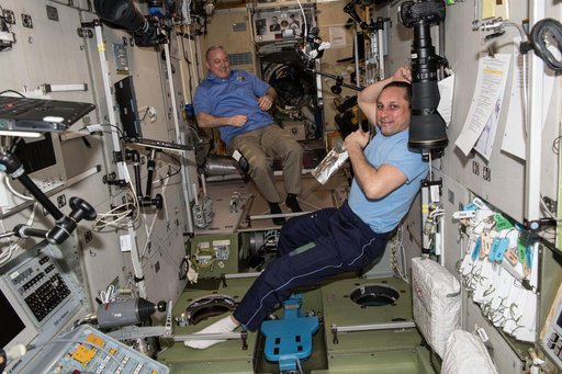 iss055e004815