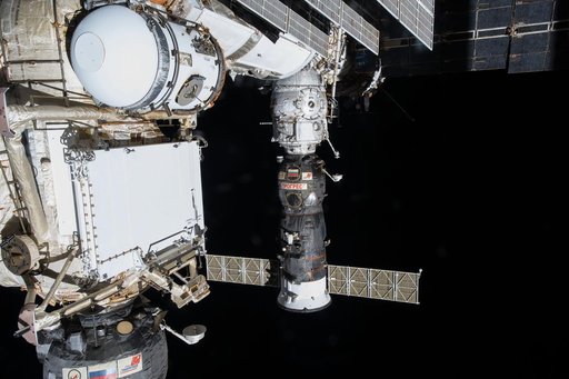 iss055e004977