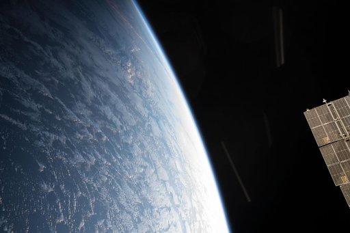 iss055e006226