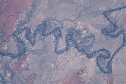 iss055e084546