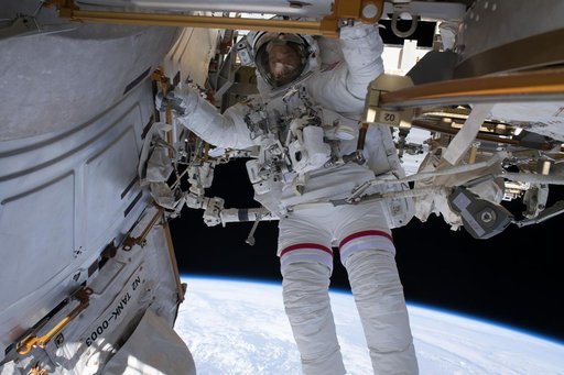 iss056e012158