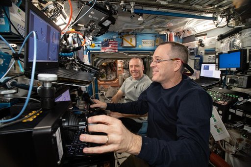 iss056e037500