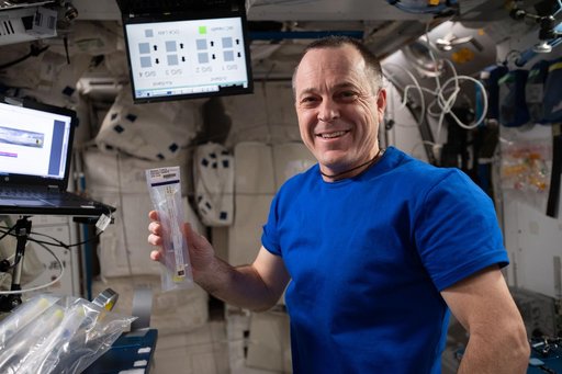 iss056e100256