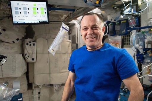 iss056e100257